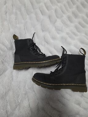 Dr Martens big kid size 2 black canvas Combs Junior lace up combat boots Unisex
